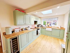 Kitchen- click for photo gallery